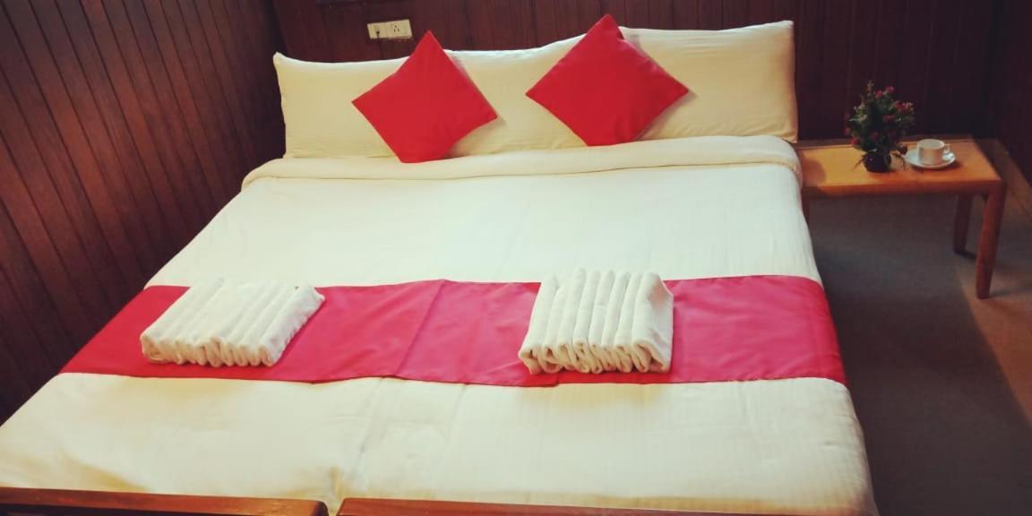 Hotel VAYO TRI-STAR RESIDENCY Cochin Kochi Exterior foto